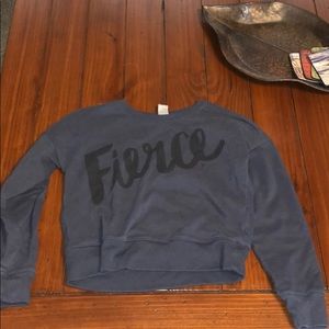 Long sleeve crop top